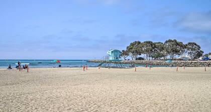 Cozy-chic Condo: Walk to Beach & Park!