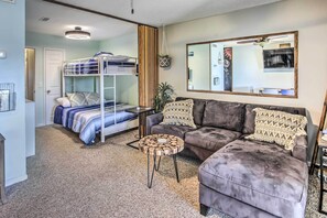 Interior - Cozy Carolina Beach Condo w/ Ocean Views! (Carolina Beach)