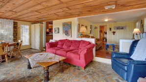 Cottage (2 Bedrooms) | Interior