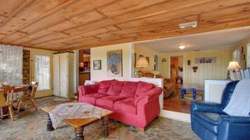 Cottage (2 Bedrooms) | Interior