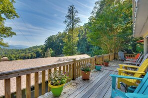 Cottage (2 Bedrooms) | Interior - Mountain Cottage w/ Views Near Tail of the Dragon! (Fontana Dam)