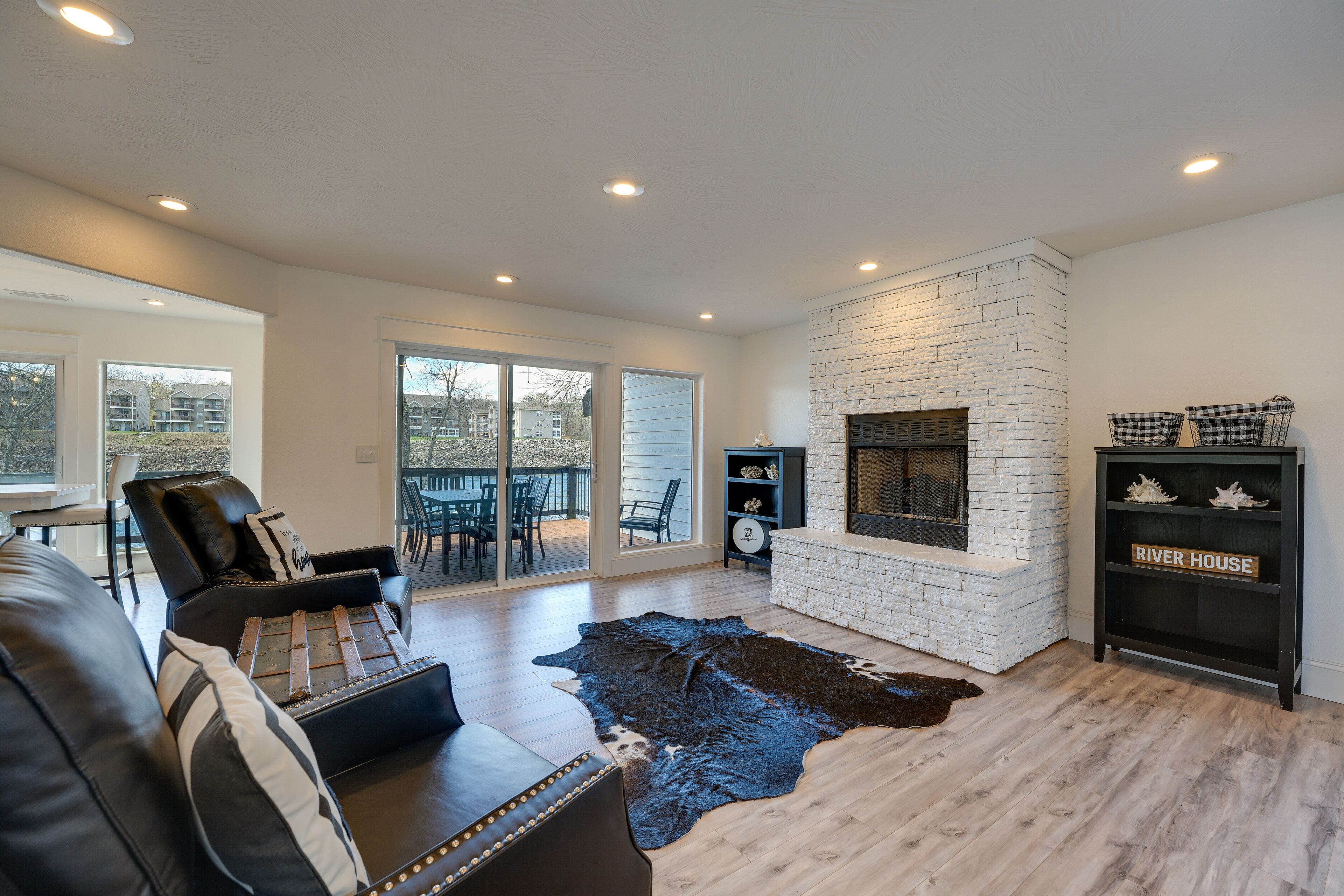 Family-friendly Missouri Vacation Rental on Water!