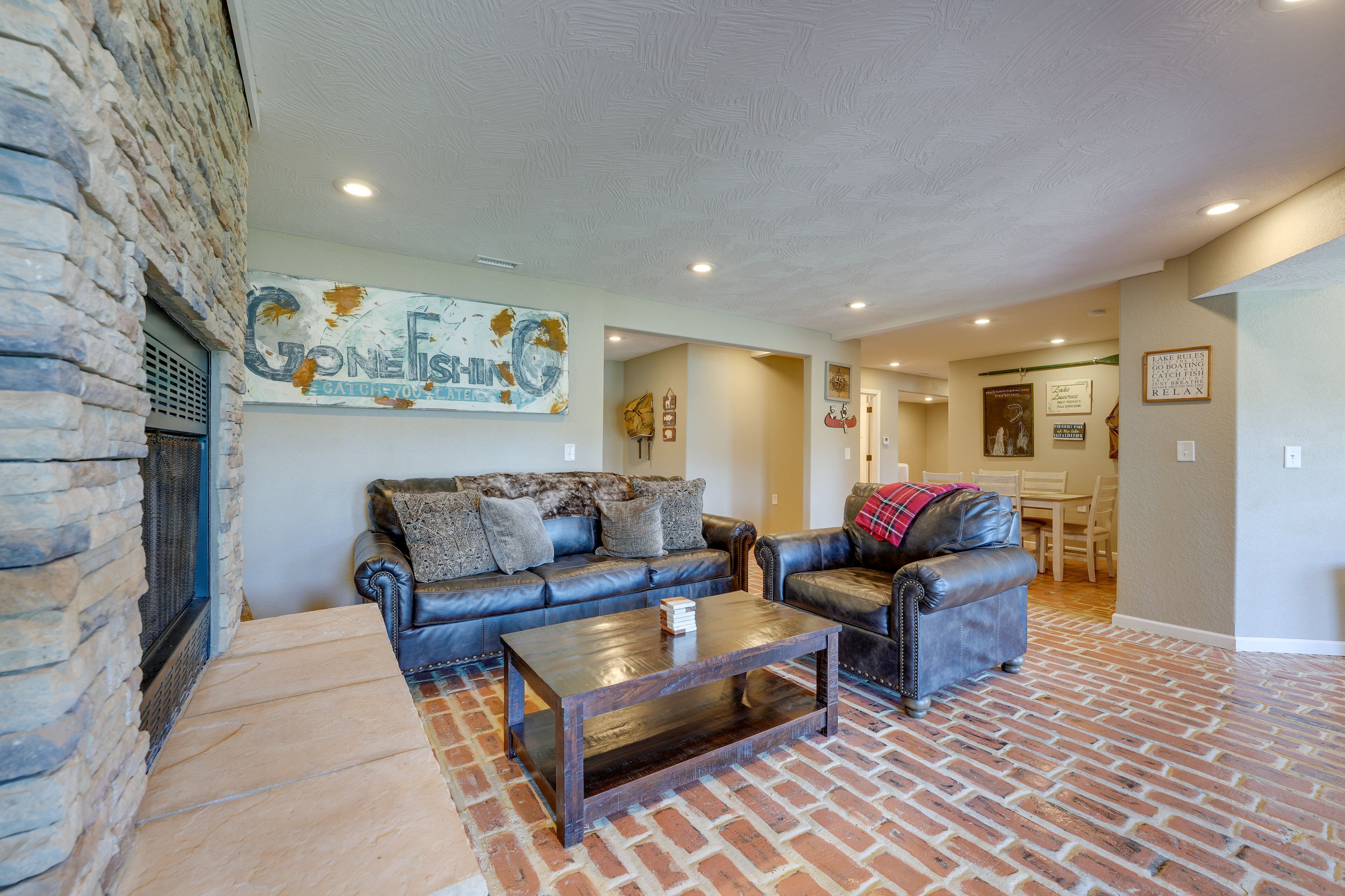 Family-friendly Missouri Vacation Rental on Water!