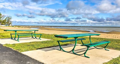 'sweetwater Hideaway' - Blocks to Lake Erie!