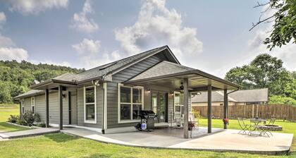 Mountain Home Cottage w/ Deck on White River!
