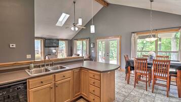 Cottage (3 Bedrooms) | Interior