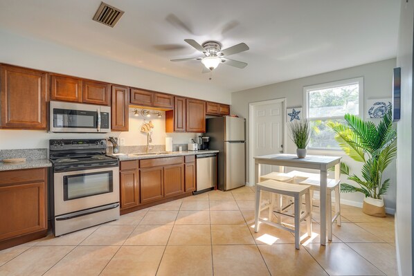 House (2 Bedrooms) | Interior - Stunning Bonita Springs Home on the Canal! (Bonita Springs)