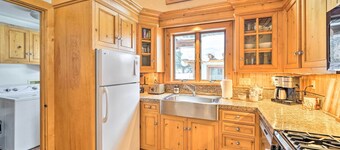 Serene Sun Valley Home w/ Hot Tub & Mtn Views