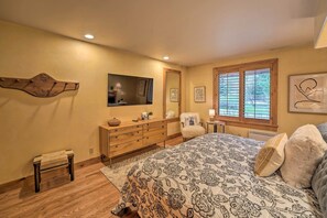 House (3 Bedrooms) | Interior - Serene Sun Valley Home w/ Hot Tub & Mtn Views (Sun Valley)