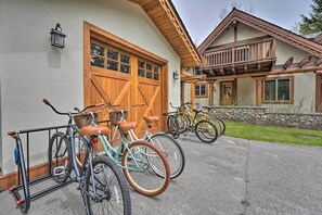 House (3 Bedrooms) | Interior - Serene Sun Valley Home w/ Hot Tub & Mtn Views (Sun Valley)