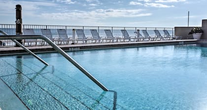 Oceanfront Daytona Beach Club Studio w/ Balcony!