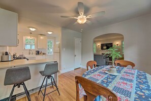 House (2 Bedrooms) | Interior