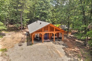 Interior - 'falling Star' Eagletown Cabin w/ Hot Tub: Pets OK (Eagletown)