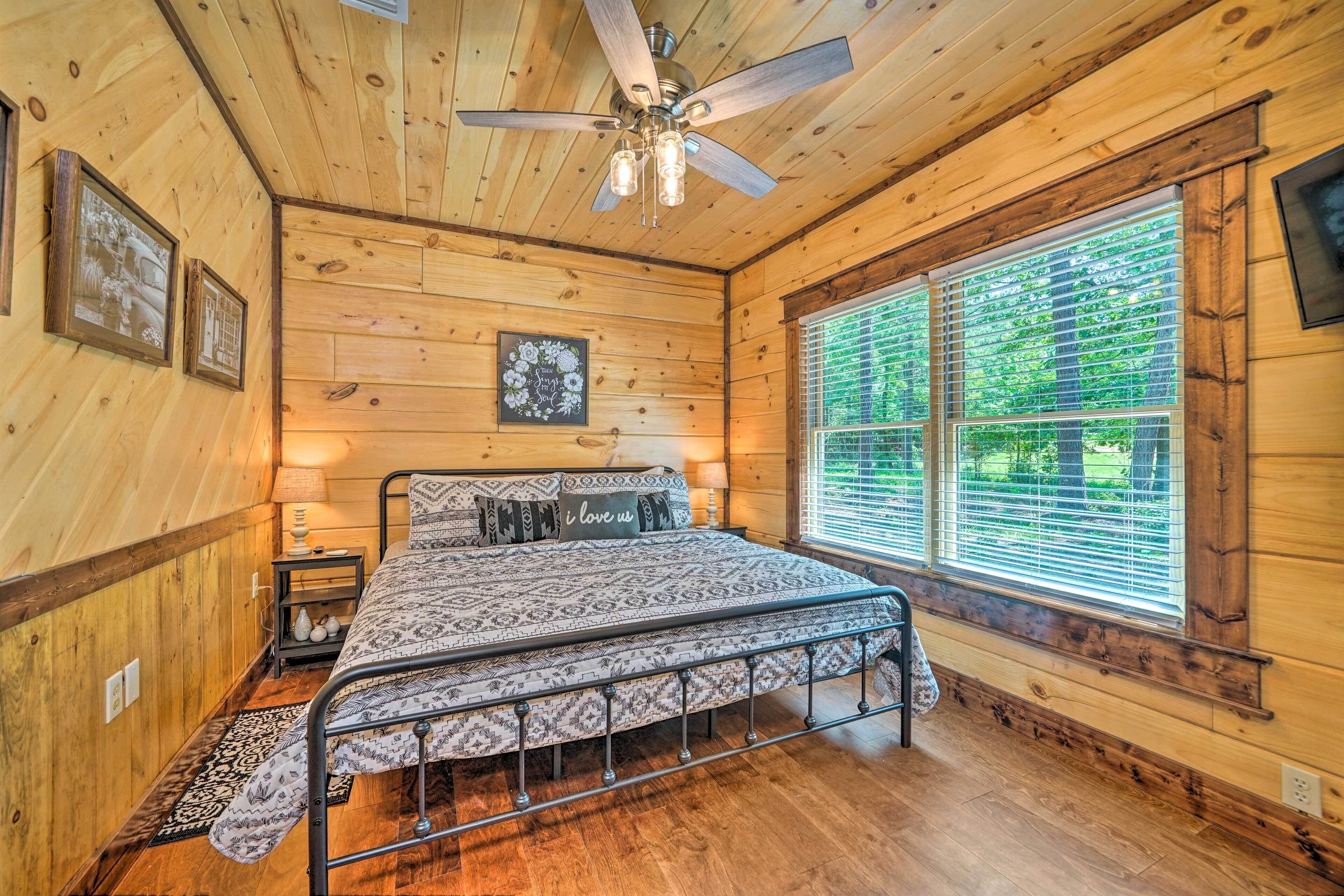 House (2 Bedrooms) | Interior