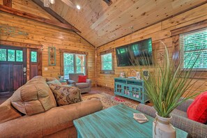 House (2 Bedrooms) | Interior - 'falling Star' Eagletown Cabin w/ Hot Tub: Pets OK (Eagletown)