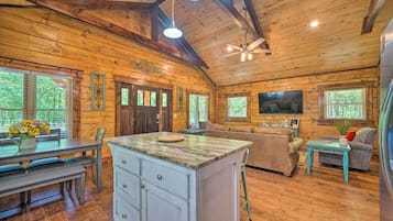 House (2 Bedrooms) | Interior