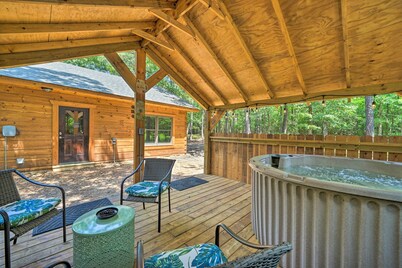 'falling Star' Eagletown Cabin w/ Hot Tub: Pets OK