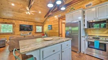 House (2 Bedrooms) | Interior