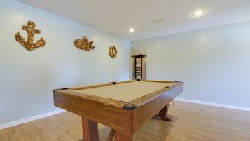 House (5 Bedrooms) | Interior