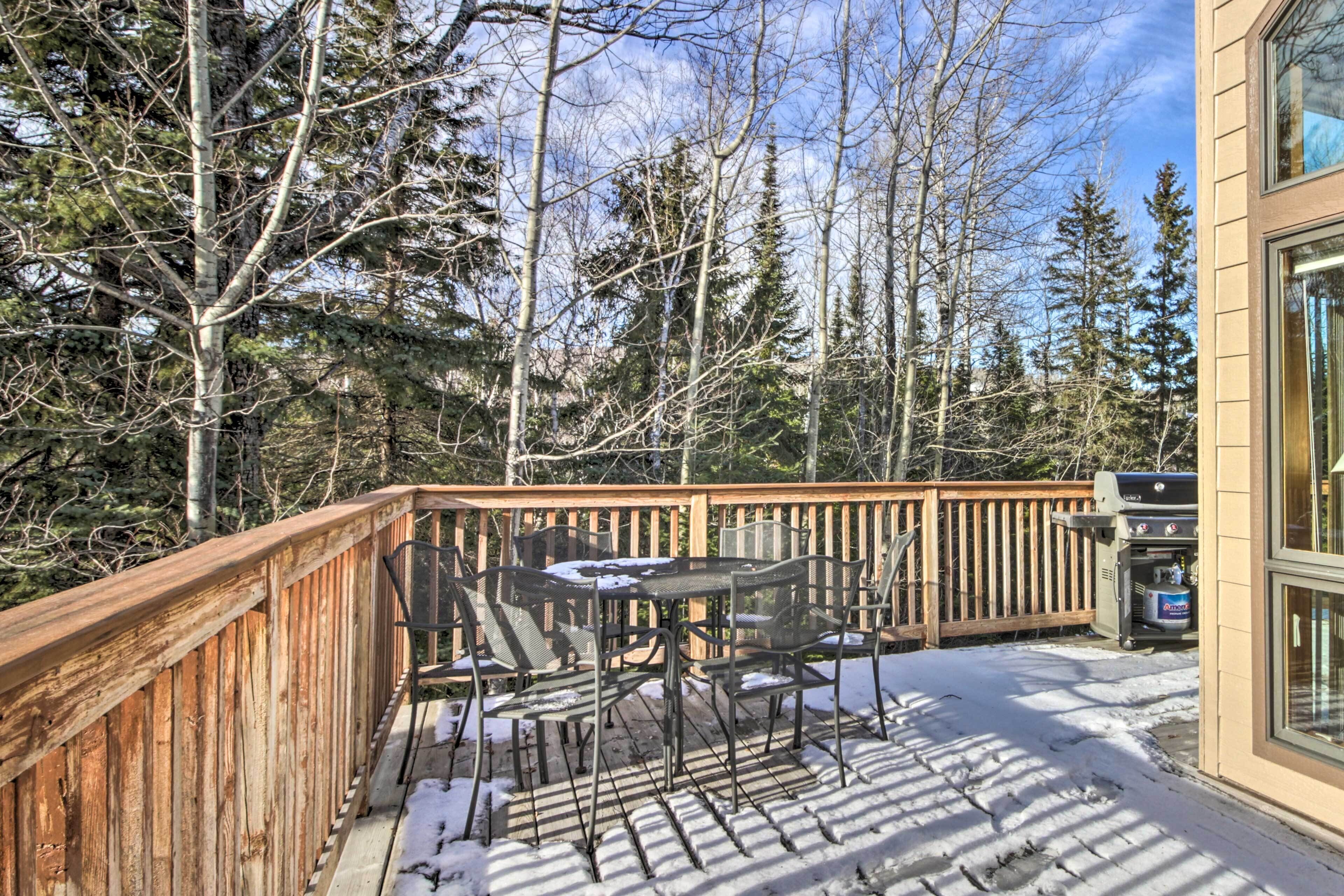 Lutsen Mountain Townhome - 2 Mi to Lake Superior!