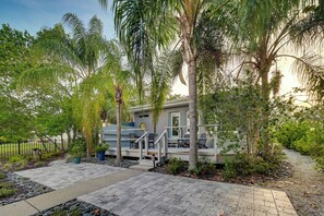 House (1 Bedroom) | Interior - Pet-friendly Waterfront Home - 2 Mi to Beach! (Tarpon Springs)