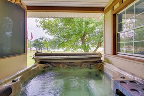 House (4 Bedrooms) | Front of property