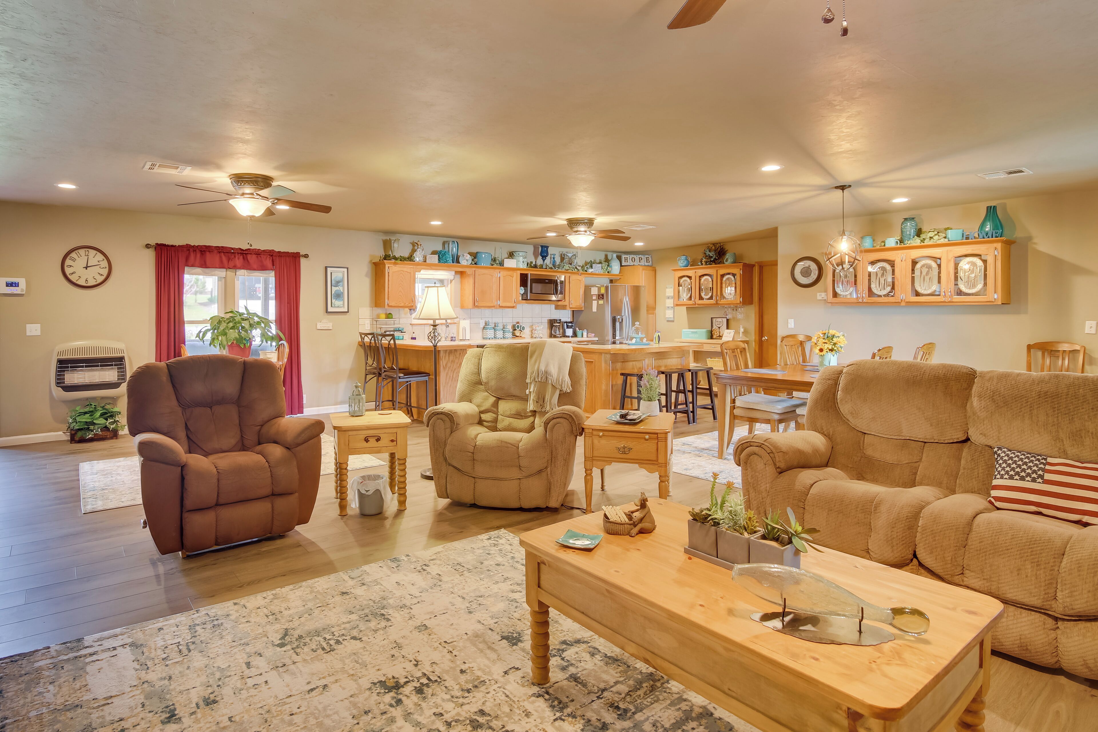 House (4 Bedrooms) | Interior