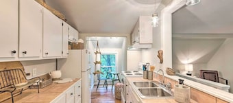 Upscale Rustic Duplex on Stream, Near Blowing Rock