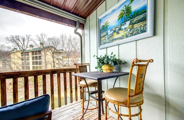 Dining - Village of Four Seasons Condo w/ Lake Access (Lake Ozark)