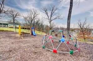 Children’s area - Village of Four Seasons Condo w/ Lake Access (Lake Ozark)