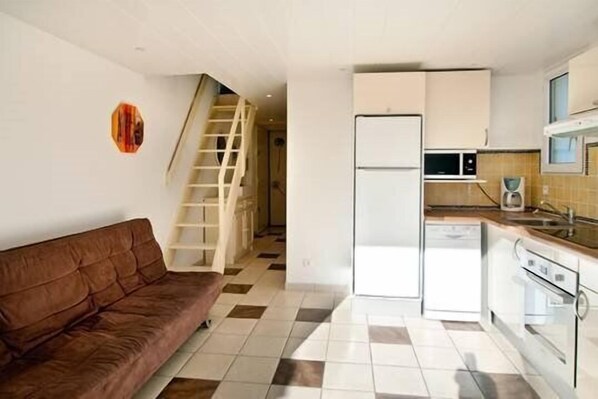 Interior - APT 3 ROOMS MEZ 45m2 + TERRACE 7m2 REF 4007 (MARSEILLAN PLAGE)