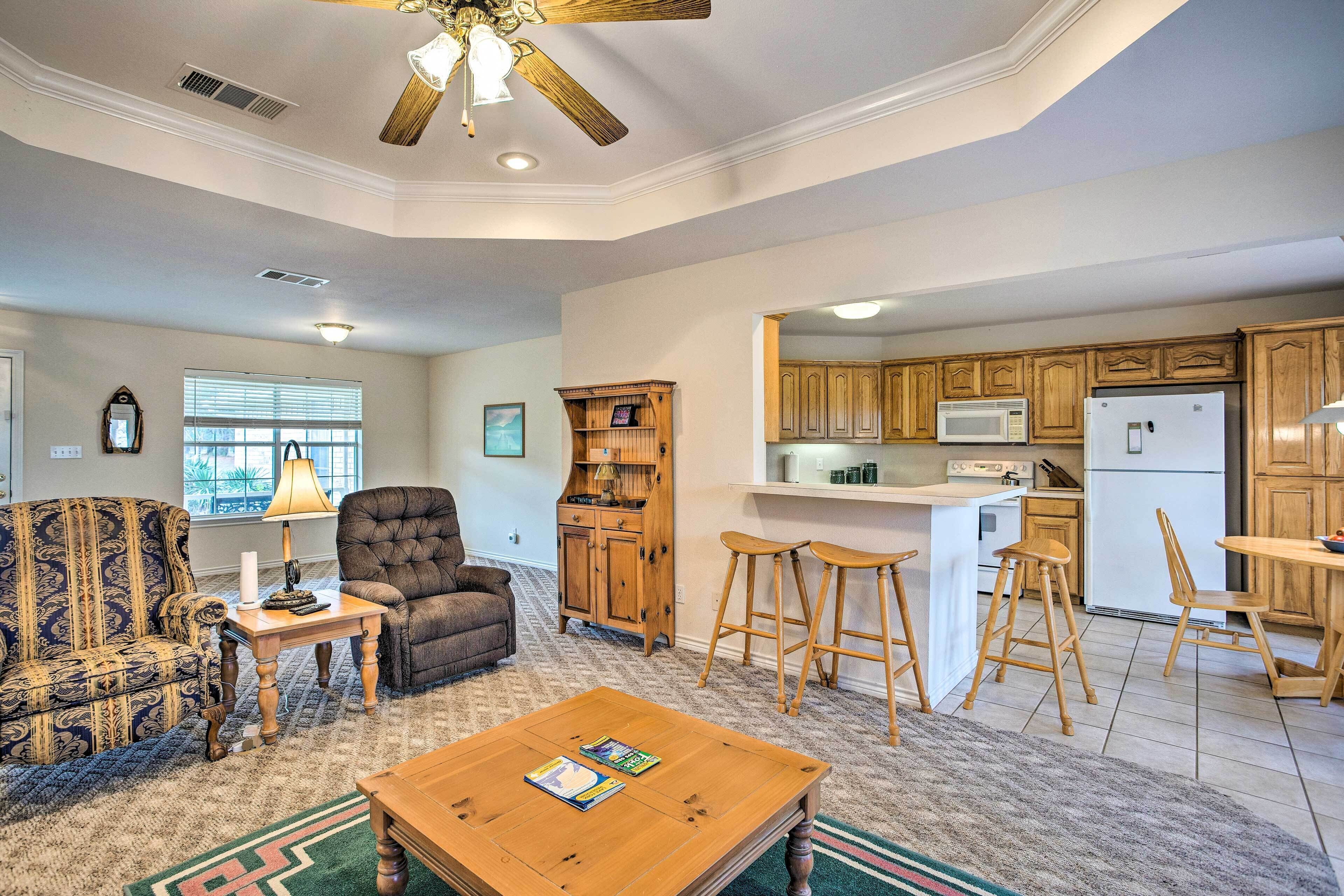 House (3 Bedrooms) | Interior