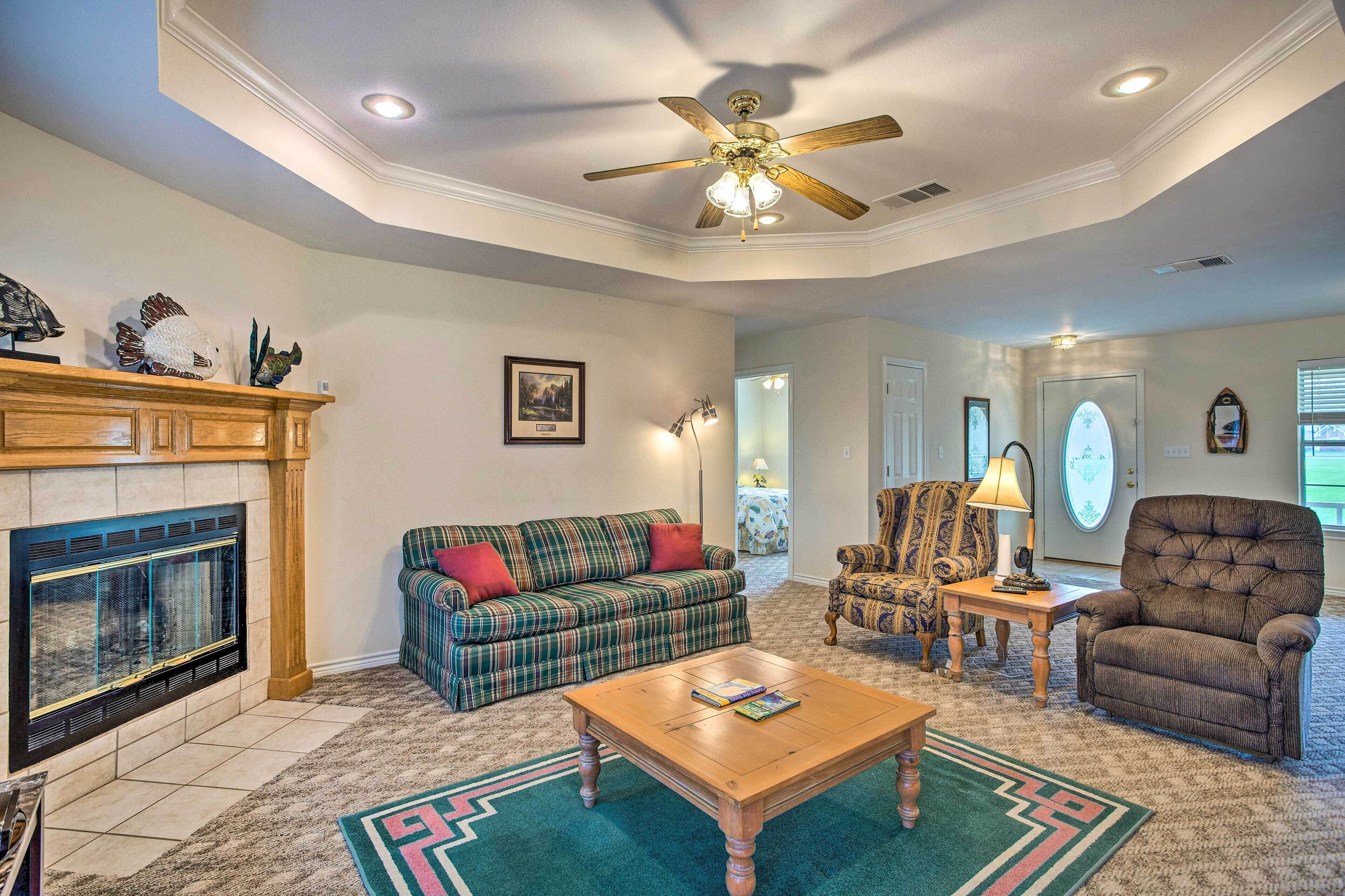 House (3 Bedrooms) | Interior