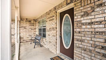 ํ์ฐ์ค (3 Bedrooms) | ๋ด๋ถ