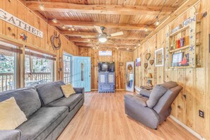 House (1 Bedroom) | Interior - Ruidoso Cabin w/ Hot Tub - 2 Mi to Grindstone Lake (Ruidoso)