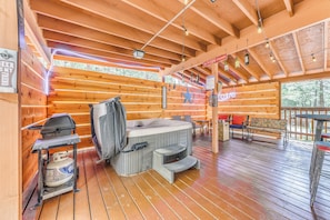 House (1 Bedroom) | Interior - Ruidoso Cabin w/ Hot Tub - 2 Mi to Grindstone Lake (Ruidoso)