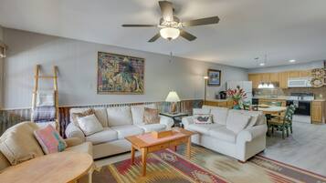 Apartment (2 Bedrooms) | Front of property