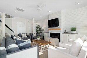 House (6 Bedrooms) | Interior