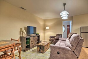 House (2 Bedrooms) | Interior