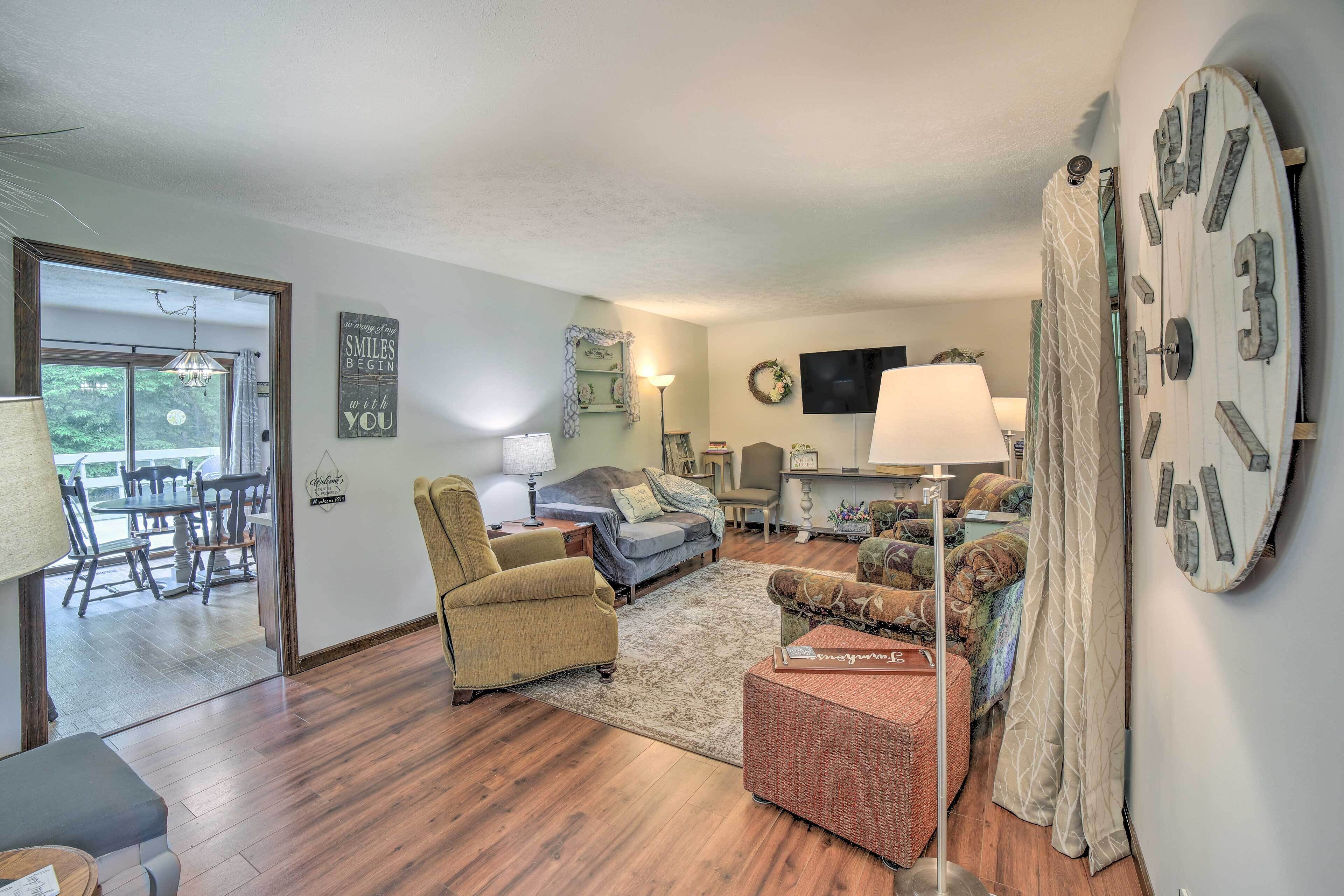 Indiana Countryside Retreat on 37-acre Land!