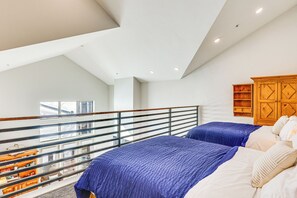 Interior - Ski-in/ski-out Granby Penthouse w/ Mountain Views! (Granby)