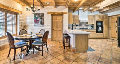 Las Cruces Home 'La Casa Blanca' w/ Courtyard