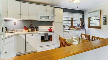 Rumah (2 Bedrooms) | Interior