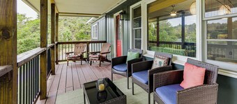 데크 + 파이어 핏: 리버프론트 실바 겟어웨이!