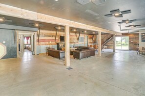 Interior - Unique, Renovated Barn Vacation Rental in Donnelly (Donnelly)