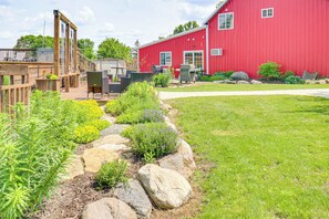 Interior - Unique, Renovated Barn Vacation Rental in Donnelly (Donnelly)