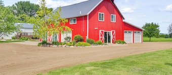 Unique, Renovated Barn Vacation Rental in Donnelly