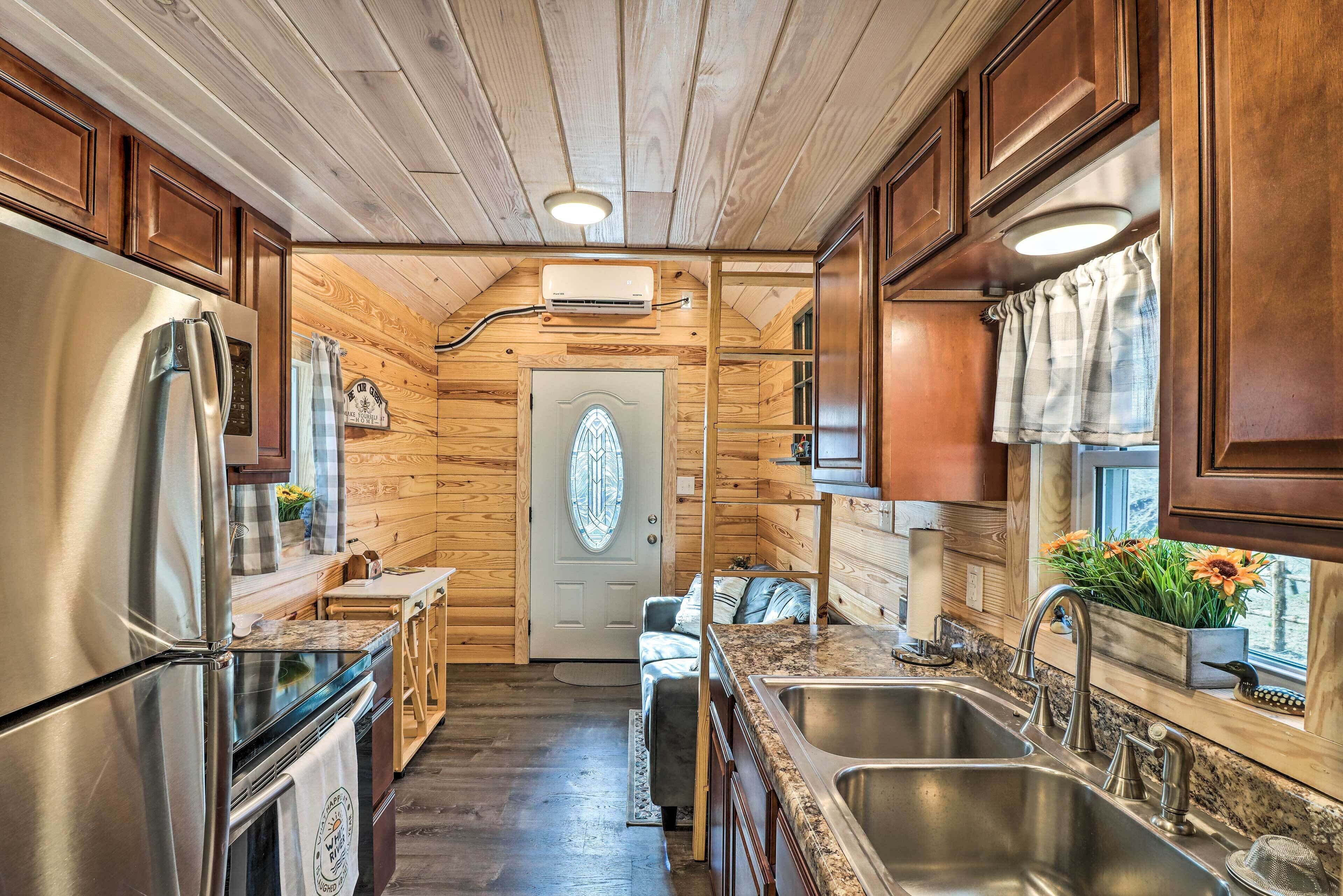 La Petite Maison in Mount Olive w/ Fire Pit!