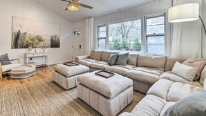 Unclassified image, 5 of 32, button - Cozy Sag Harbor House Rental - Walk to Beach! (Sag Harbor)