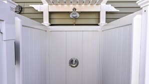 Unclassified image, 4 of 32, button - Cozy Sag Harbor House Rental - Walk to Beach! (Sag Harbor)